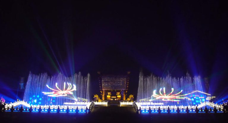 How Is a Light and Water Screen Projection Show Set Up?
